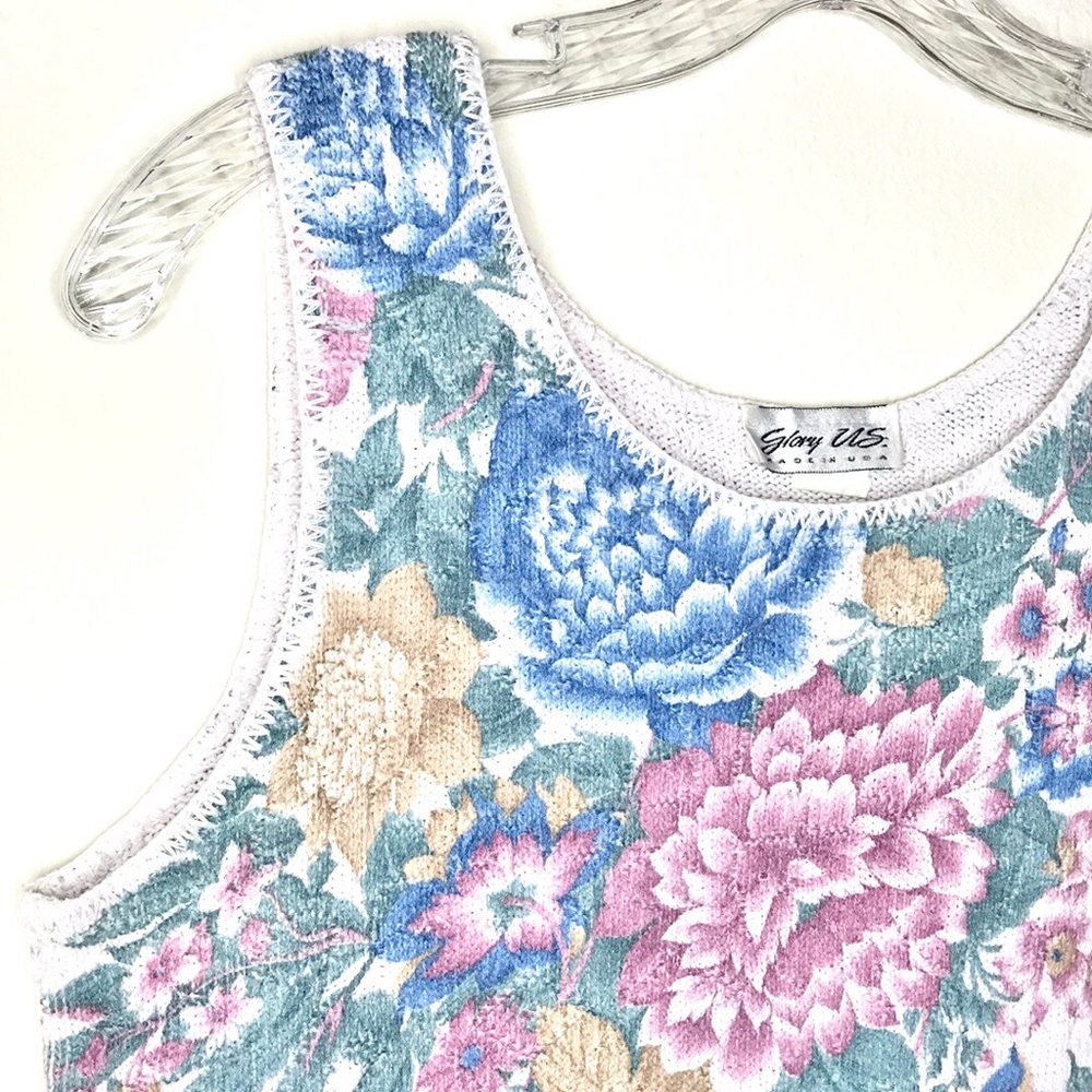 Vintage sleeveless blouse floral tapestry sweater